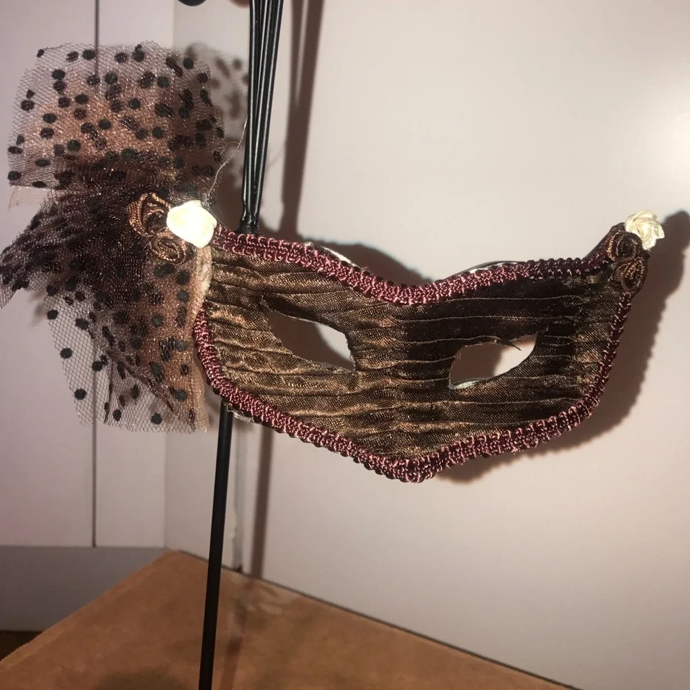 MasqueradeTheme Jewelry Holder